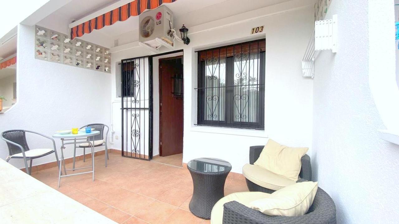 Tenis Sol Levante 103 Roses Exterior foto